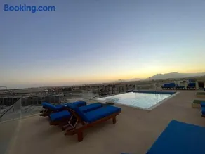 The View - Garden View - Image 2