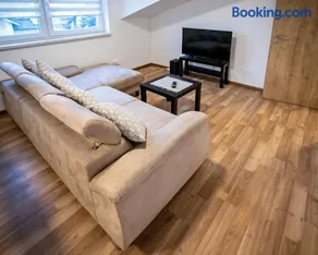 CozyHome - Spacious and Modern Apartment close to Vienna - Image 3