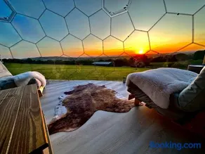 Deerstone Glamping-Pinhaw Beacon dome Hot tub - Image 2