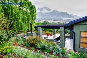 Golden View Luxury Self Catering - Image 2
