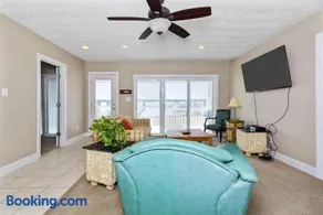 Water Front Delight On The Bay Home - Image 3