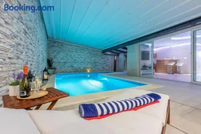 Villa M - Image 1
