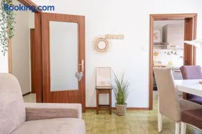 Villa Cristina - Air Conditioning, Garden, Private Parking & Premium Beds - Image 3
