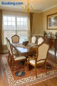 Elegant Spacious Family Gem 20 Min to Wilmington - Image 5