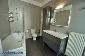 Le superbe T2, Centre ville, WIFI, proche Gare , Prox Lille, Terrasse - Image 5