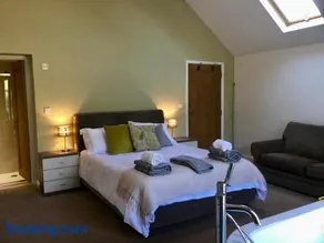 Horsemans Close - Image 3