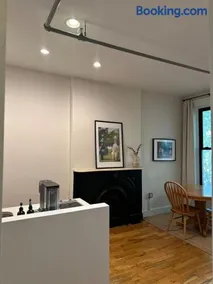 Brooklyn modern studio apartment - Image 4