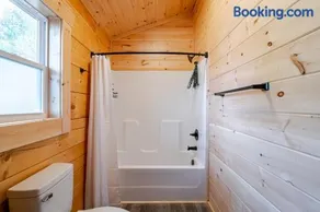 Cozy Cabin Getaway! - Image 2