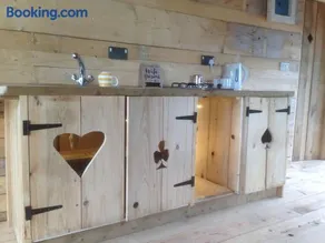 hygge hut - Image 1