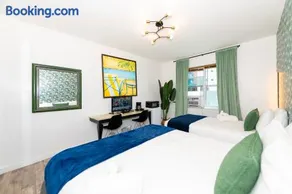 6768 Collins Miami Stays - Image 2