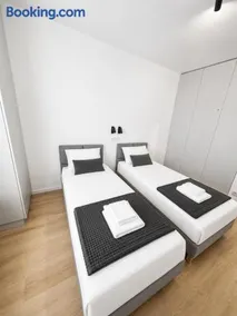 APARTAMENT 4 bed 2 room WARSAW - Image 3