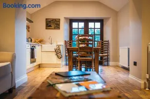 Rustic Heritage Farm Cottage, 2 Bed, Retreat - Image 3