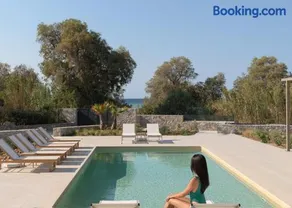 Costa Villa , Walk to Sandy Beach & Dinning, By ThinkVilla - Image 1