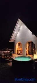 Luxury Vineyard Retreat with Private Jacuzzi - Image 2