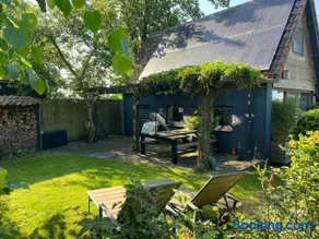 Casa Caro, holiday home in Friesland next to water - Image 5