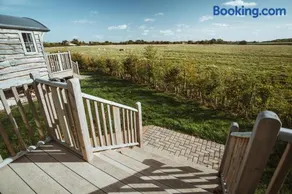 Hornington Manor Luxury Shepherd Huts - Image 1