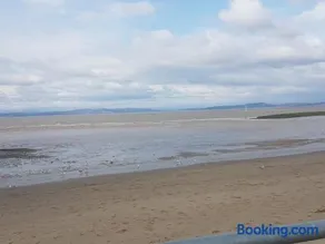 Morecambe sea view apartment 203 - Image 4