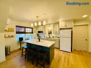 Serenade Cottage in the Country - Image 1