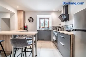 Cosy House - Image 2