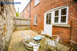 3 Crown Barton - Image 2