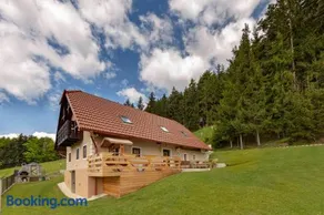 Sunflower House with Jacuzzy and Sauna - Image 1