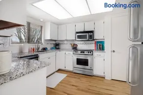Summercrest Cottage - Image 2