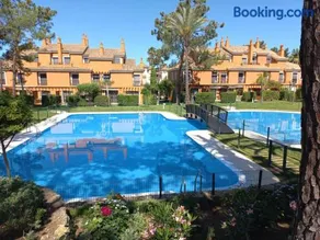 Grenn Club - Image 1