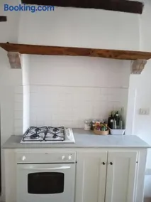 Traditional apartment in heart of medieval village - Image 2