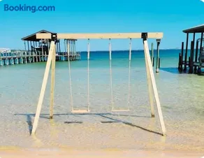 Luxury Beach Cottage With Private Beach - Image 3