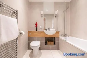 Roomspace Serviced Apartments - Marquis Court - Image 1
