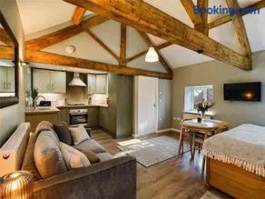Wagtail Lodge - Image 1