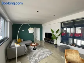 Wohnung mit besonderem Ausblick - Image 1