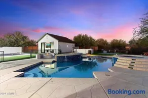 Private Pickleball Court Pool heat Spa Fire Pit - Image 2