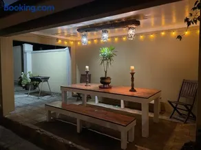 OAK HOUSE, Entire holiday home, Self catering, fully equipped, double storey, 3 bedroom, 2 bathroom, outside entertainment, Braai area, 300sqm home - Image 5