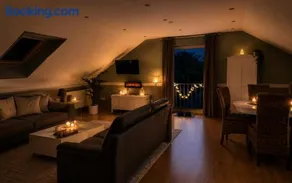 Green Door Loft Stilvolles 160 m2 Apartment Balkon Gartenblick Workstation Hundefreundlich - Image 3
