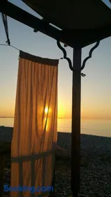 Aquarian Beachfront Apartment - Image 2