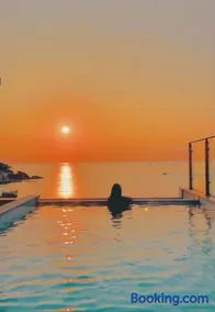 Paul Mare Pool Villa - Image 1