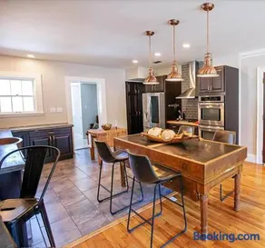 Iconic Historic Home - Image 4