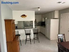 Mark and Bobbys Island - Image 4