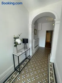 Amber House - Image 5
