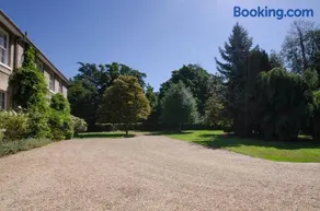 13 Bed in Tattingstone oc-tat26 - Image 2