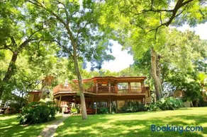The River Haven - Sleeps 32 - on Guadalupe River - Image 1