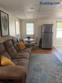 The Cozy Back Bungalow - Image 5