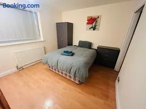 4 Bed room house near NTU Clifton campus - Image 3