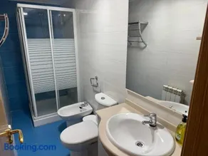 Apartamento nuevo con garaje - Image 4