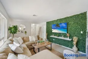 Casa Maui 10 Mins To Beach Pool Sleeps 18 - Image 4