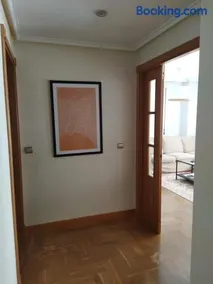 Céntrico apartamento Oviedo Parking y wifi gratuitos Admite mascotas - Image 1