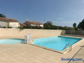 À 150m de la plage - Image 3