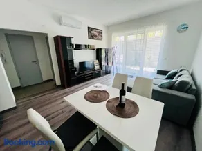 Central Perk Apartman - Image 3