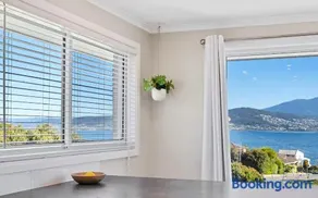 Serene Oceana - Savoring the gentle Tassie breeze - Image 3
